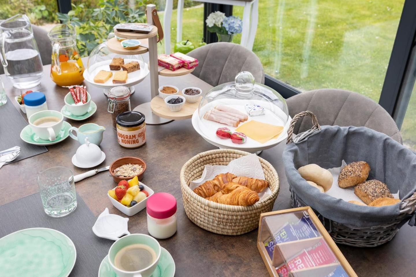 B&B La Villa Orchidees, Breakfast Included Bassenge Exteriör bild