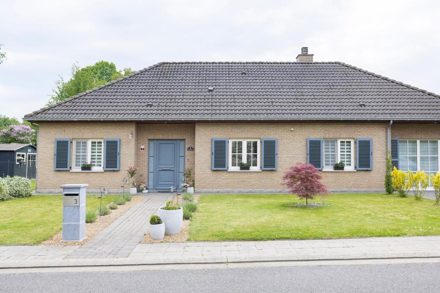 B&B La Villa Orchidees, Breakfast Included Bassenge Exteriör bild